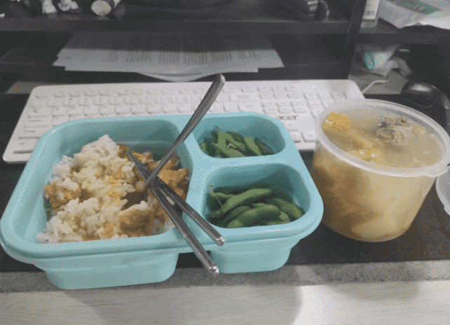 红薯饭、毛豆、土豆玉米排骨汤